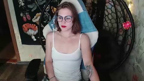 Snapshot of greenwitch9 chatting on June 27, 2026, 12:22 pm Lina online show from June 27, 2026, 12:22 pm