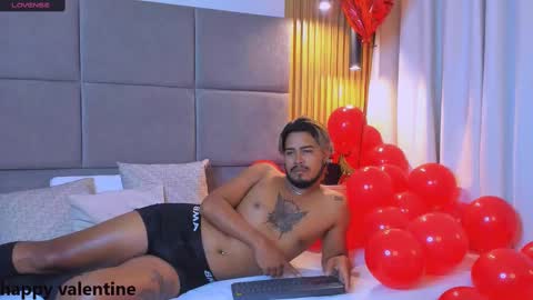Snapshot of gregoriiandmax chatting on February 14, 2025, 1:29 pm Gregori online show from February 14, 2025, 1:29 pm
