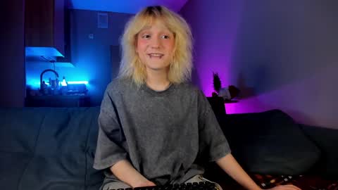 Snapshot of gregory_byyrd chatting on December 22, 2024, 4:17 pm Greg-independent model online show from December 22, 2024, 4:17 pm