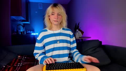 Snapshot of gregory_byyrd chatting on December 25, 2024, 9:54 pm Greg-independent model online show from December 25, 2024, 9:54 pm