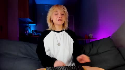 Snapshot of gregory_byyrd chatting on January 10, 2025, 5:26 am Greg-independent model online show from January 10, 2025, 5:26 am