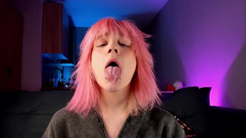 Snapshot of gregory_byyrd chatting on January 16, 2025, 8:46 pm Greg-independent model online show from January 16, 2025, 8:46 pm