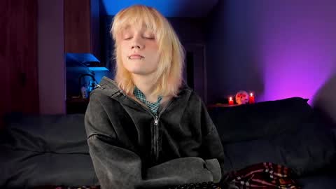 Snapshot of gregory_byyrd chatting on February 1, 2025, 7:02 pm Greg-independent model online show from February 1, 2025, 7:02 pm