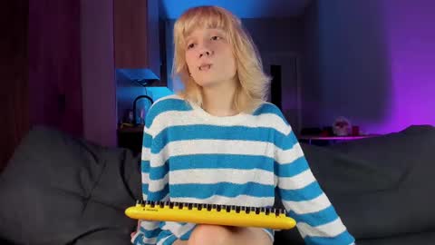 Snapshot of gregory_byyrd chatting on March 11, 2025, 7:36 pm Greg-independent model online show from March 11, 2025, 7:36 pm