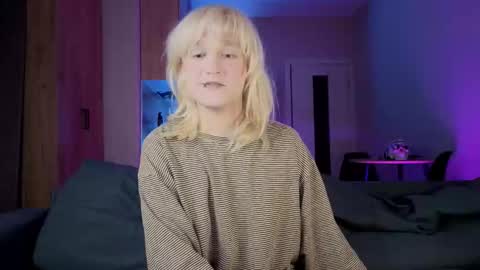 Snapshot of gregory_byyrd chatting on September 12, 2025, 9:04 pm Greg-independent model online show from September 12, 2025, 9:04 pm