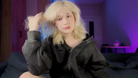 Snapshot of gregory_byyrd chatting on September 19, 2025, 9:26 pm Greg-independent model online show from September 19, 2025, 9:26 pm