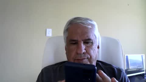 Snapshot of grisa01 chatting on September 15, 2025, 1:22 pm grisa01 online show from September 15, 2025, 1:22 pm