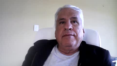 Snapshot of grisa01 chatting on October 22, 2025, 1:11 pm grisa01 online show from October 22, 2025, 1:11 pm