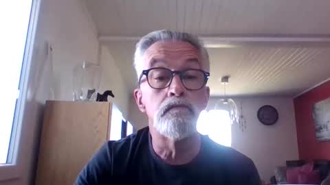 Snapshot of grybear60 chatting on April 16, 2026, 1:12 pm Grybear online show from April 16, 2026, 1:12 pm
