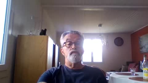 Snapshot of grybear60 chatting on May 5, 2026, 10:56 am Grybear online show from May 5, 2026, 10:56 am