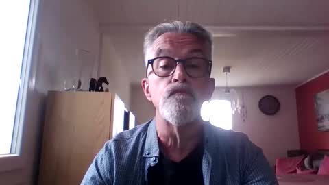 Snapshot of grybear60 chatting on May 9, 2026, 3:28 pm Grybear online show from May 9, 2026, 3:28 pm
