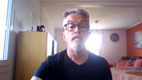 Snapshot of grybear60 chatting on May 12, 2026, 10:01 am Grybear online show from May 12, 2026, 10:01 am
