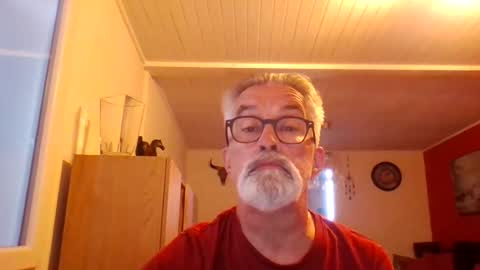 Snapshot of grybear60 chatting on May 31, 2026, 11:06 am Grybear online show from May 31, 2026, 11:06 am