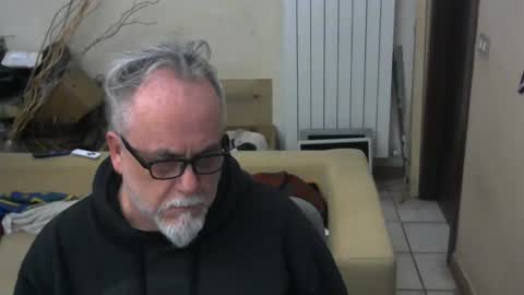 Snapshot of grz65 chatting on February 8, 2026, 1:25 pm GRIZZLY65 online show from February 8, 2026, 1:25 pm