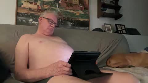 Snapshot of gspotlover1 chatting on January 10, 2025, 1:42 am Horny Daddy online show from January 10, 2025, 1:42 am