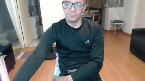 guachin_new online show from May 4, 2026, 5:14 am
