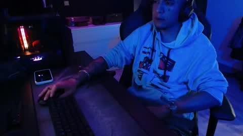 Guayaco  online show from October 31, 2025, 2:56 am