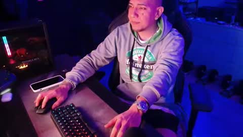 Guayaco  online show from March 23, 2026, 12:42 pm