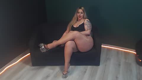 Snapshot of guess__whoo chatting on February 23, 2025, 3:40 pm guess__whoo online show from February 23, 2025, 3:40 pm