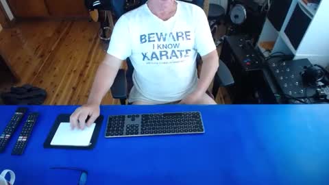 guesswhatigot2 online show from January 14, 2025, 2:19 am