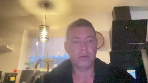 Snapshot of guil0 chatting on September 18, 2025, 9:11 am guil0 online show from September 18, 2025, 9:11 am