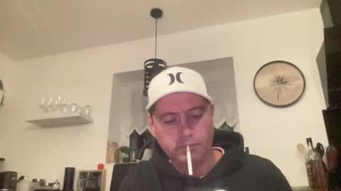 Snapshot of guil0 chatting on September 21, 2025, 5:31 am guil0 online show from September 21, 2025, 5:31 am