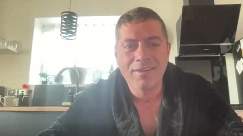 Snapshot of guil0 chatting on September 22, 2025, 10:17 am guil0 online show from September 22, 2025, 10:17 am