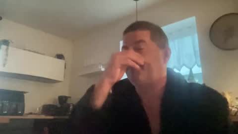 Snapshot of guil0 chatting on September 24, 2025, 9:34 am guil0 online show from September 24, 2025, 9:34 am