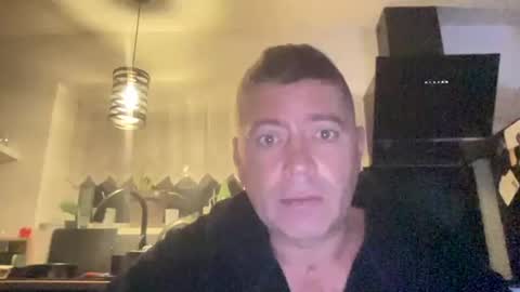 Snapshot of guil0 chatting on September 27, 2025, 7:13 am guil0 online show from September 27, 2025, 7:13 am