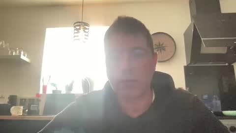 Snapshot of guil0 chatting on October 19, 2025, 10:49 am guil0 online show from October 19, 2025, 10:49 am