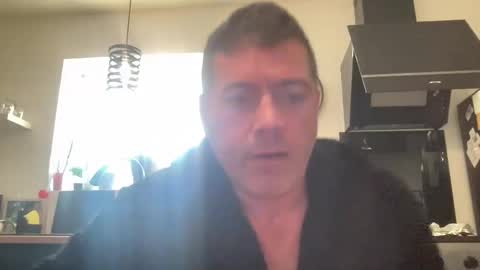 Snapshot of guil0 chatting on October 26, 2025, 10:43 am guil0 online show from October 26, 2025, 10:43 am