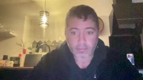 Snapshot of guil0 chatting on October 29, 2025, 7:10 am guil0 online show from October 29, 2025, 7:10 am