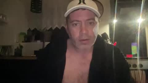 guil0 online show from April 18, 2026, 7:23 am