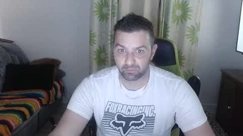 guillaume666286050 online show from April 26, 2026, 8:12 am