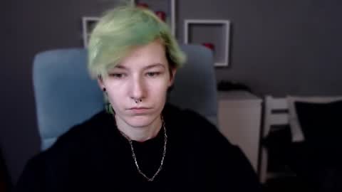 guitarandangell online show from November 1, 2025, 11:12 am