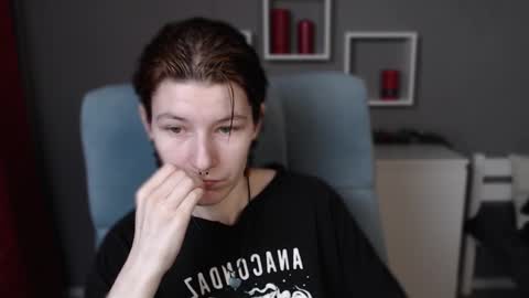 guitarandangell online show from December 14, 2025, 3:28 pm