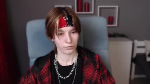 guitarandangell online show from January 5, 2026, 5:27 pm