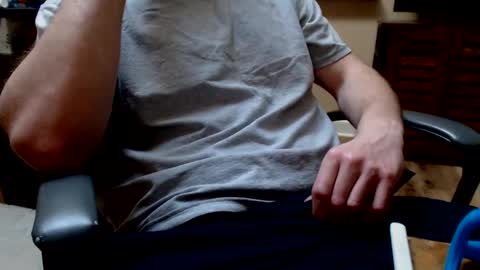 Snapshot of guitarguru420 chatting on February 24, 2025, 11:30 pm newbies online show from February 24, 2025, 11:30 pm