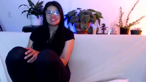 Vane blonde and Hazell black hair online show from February 10, 2025, 5:30 pm