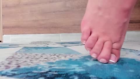 Snapshot of gummyluv chatting on October 28, 2025, 8:33 pm gummyluv online show from October 28, 2025, 8:33 pm