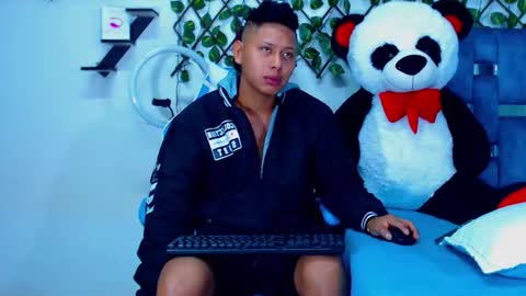 Snapshot of gurxxxt chatting on September 14, 2025, 1:54 pm Hakim online show from September 14, 2025, 1:54 pm