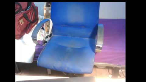 gusanito_enano online show from May 18, 2026, 9:26 am