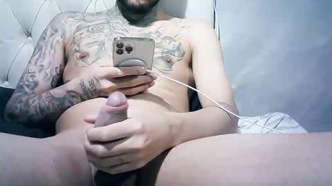 gustavo942493 online show from May 26, 2026, 6:59 pm