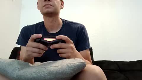 Snapshot of guts_san chatting on October 12, 2025, 7:46 pm guts_san online show from October 12, 2025, 7:46 pm