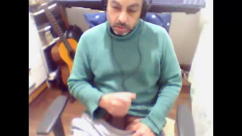 Snapshot of guty50 chatting on June 7, 2026, 12:04 am guty50 online show from June 7, 2026, 12:04 am