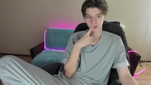 Snapshot of guy_liam1 chatting on December 5, 2024, 8:22 am guy_liam1 online show from December 5, 2024, 8:22 am