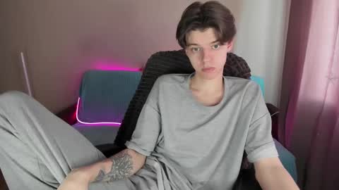 Snapshot of guy_liam1 chatting on March 9, 2025, 1:37 pm guy_liam1 online show from March 9, 2025, 1:37 pm