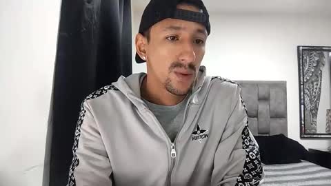 Snapshot of guykarim chatting on February 19, 2026, 9:27 am karim online show from February 19, 2026, 9:27 am