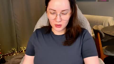 Sweety Kitty online show from December 18, 2025, 5:52 pm