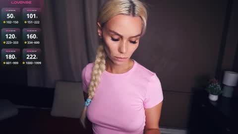 Snapshot of gwenbudlong chatting on October 26, 2025, 5:13 am Sofia online show from October 26, 2025, 5:13 am